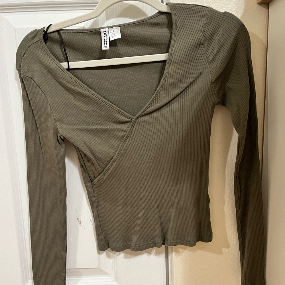 DIVIDED By H&M Olive Green Long Sleeve